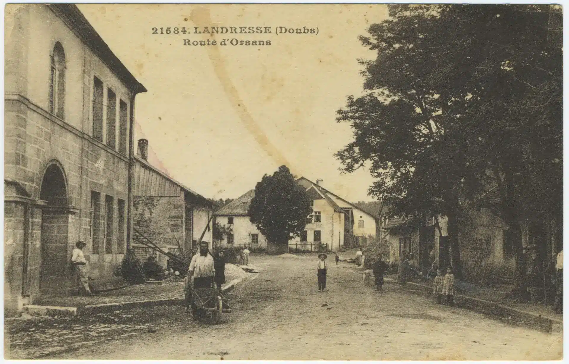 Carte postale ancienne de Landresse (Doubs) Route d'Orsans 21584 recto