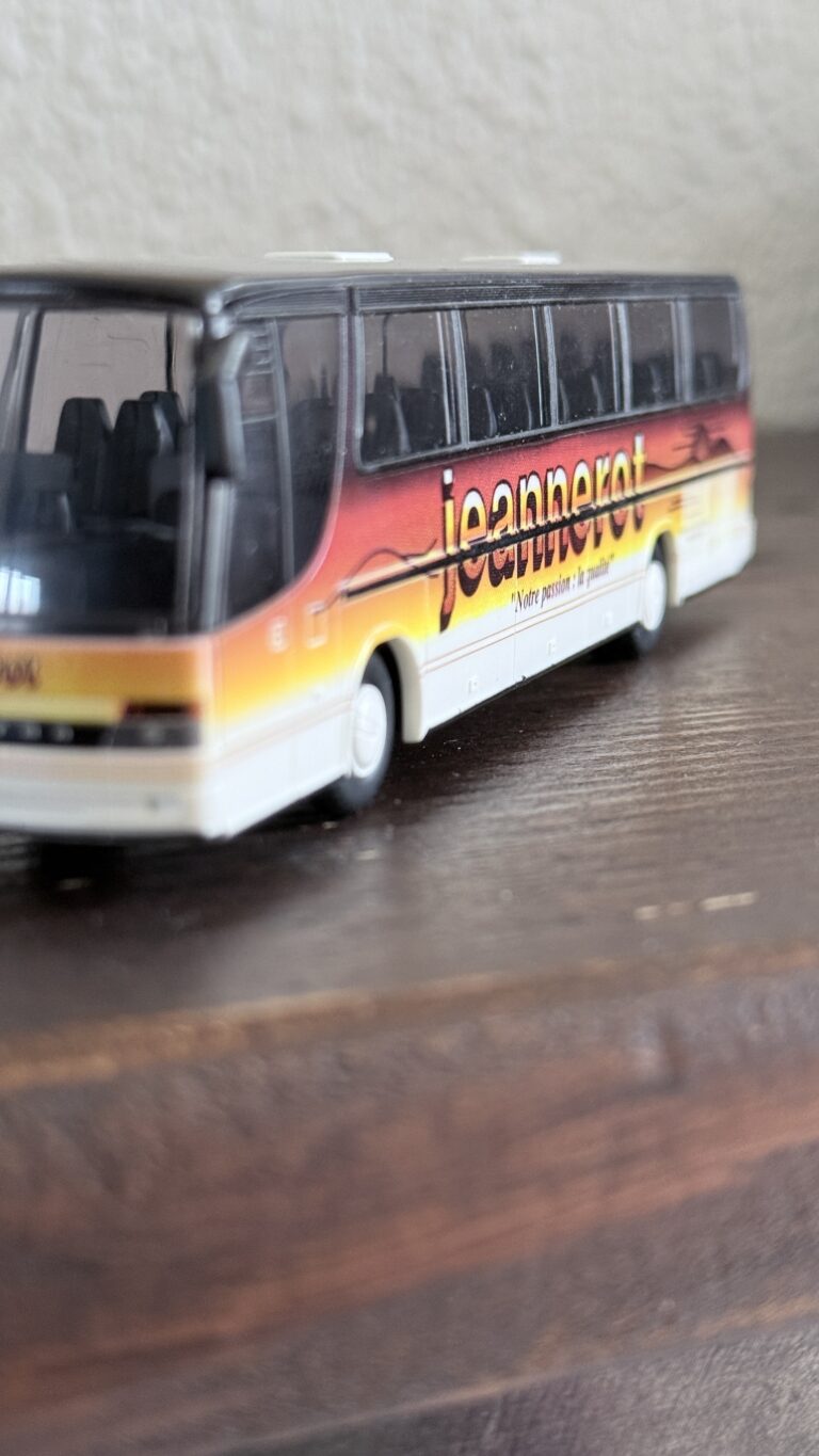 Bus miniature Jeannerot