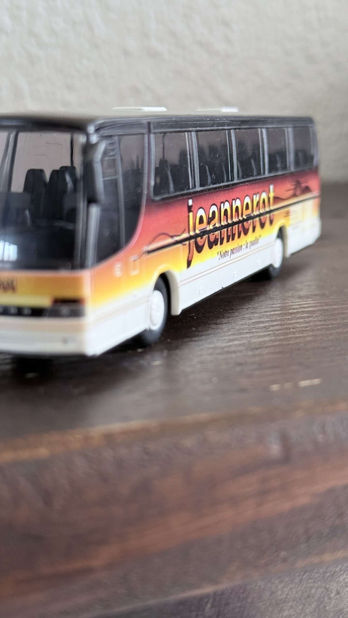 Bus miniature Jeannerot